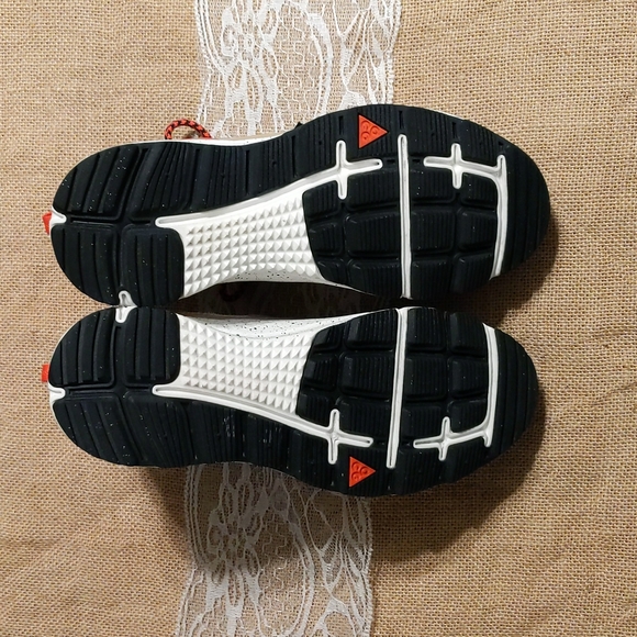 Nike ACG Okwahn II "Desert" Men's Hiking Shoes Sz 6, Black/Tan/Orange, Like New - Picture 6 of 7